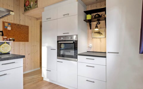 Ferdine - from the Sea: Elettrodomestico Da Cucina, Cucina, Apparecchio Major, Cabinetry, Pavimentazione, Legna, Controsoffitto, Interior Design, Elettrodomestico, Pavimento