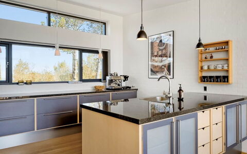 Beatrice - 100M to the Fjord: Cucina, Controsoffitto, Interior Design, Mobilia, Cabinetry, Elettrodomestico Da Cucina, Lampada, Pavimentazione, Casa, Soffitto