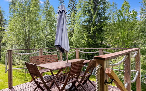 Villa Kaidanjylhä: Legna, Mobilia, Latifoglie, Sedia, Deck, Color Legno, Mobili Da Esterno, Pavimento In Legno, Plank, Portico