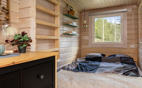 Villa Kaidanjylhä: Cielo, Mobilia, Legna, Mobili Da Esterno, Tavolo, Sedia, Nube, Tavolo Esterno, Latifoglie, Plank