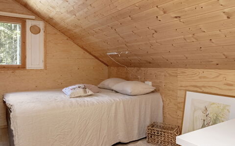 Villa Kaidanjylhä: Cielo, Mobilia, Legna, Mobili Da Esterno, Tavolo, Sedia, Nube, Tavolo Esterno, Latifoglie, Plank
