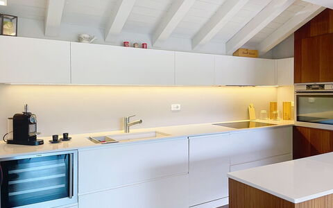 Zani: Cucina, Interior Design, Controsoffitto, Pavimentazione, Cabinetry, Legna, Pavimento, Elettrodomestico Da Cucina, Soffitto, Mobilia