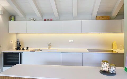 Zani: Cucina, Interior Design, Controsoffitto, Pavimentazione, Legna, Cabinetry, Soffitto, Elettrodomestico Da Cucina, Pavimento, Mobilia