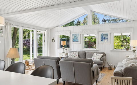Stig - 1.1Km from the Sea: Divano, Casa, Interior Design, Soffitto, Soggiorno, Villetta, Modanatura, Design, Portico