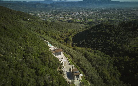 Villetta Farfallina: Geografia Montane, Collina, Montagna, Highland, Paesaggio, Hill Station, Area Rurale, Pendenza, Catena Montuosa, Valle