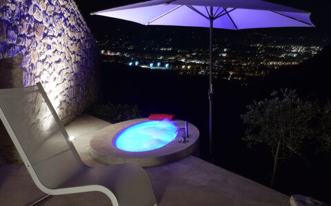 Villetta Farfallina: Piscina, Notte, Ricorrere, Mobili Da Esterno, Mezzanotte, Hotel, Paesaggio Di Illuminazione, Eco Hotel, Resort Citta '