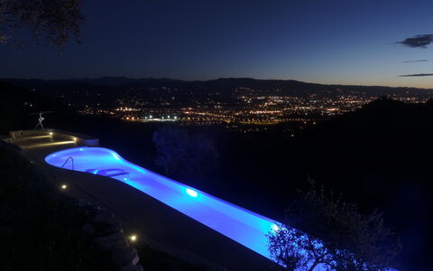 Villetta Farfallina: Blu, Piscina, Notte, Sera, Ricorrere, Crepuscolo, Resort Citta ', Giochi D'Acqua