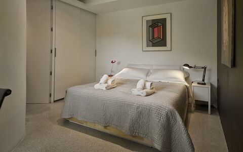 Villetta Farfallina: Mobilia, Letto, Interior Design, Pavimento, Pavimentazione, Camera Da Letto, Parete, Camera, Lenzuolo, Soffitto