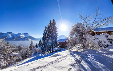 Chalet le Cornuit: Cielo, Neve, Blu, Inverno, Geografia Montane, Montagna, Catena Montuosa, Hill Station, Highland, Congelamento