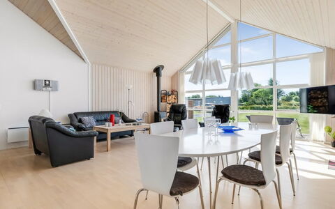 Eve - 700M from the Sea: Legna, Soffitto, Interior Design, Mobilia, Casa, Soggiorno, Sedia, Lampada, Cucina & Sala Da Pranzo Tavolo, Divano