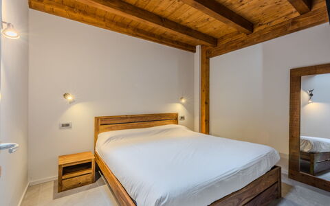 Silvia: Interior Design, Parete, Pavimentazione, Legna, Soffitto, Pavimento, Letto, Camera Da Letto, Camera, Mobilia