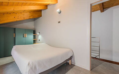 Silvia: Interior Design, Soffitto, Legna, Pavimentazione, Pavimento, Camera Da Letto, Mobilia, Letto, Camera, Illuminazione