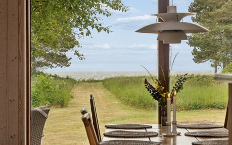 Stasia - 50M from the Sea: Mobilia, Lotto, Mobili Da Esterno, Plain, Sedia, Tavolo Esterno, Giardino, Shade, Color Legno