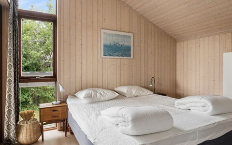 Stasia - 50M from the Sea: Letto, Camera Da Letto, Interior Design, Pavimento, Legna, Mobilia, Pavimentazione, Soffitto, Lenzuolo, Bedding
