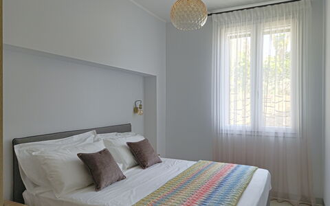 Oasis Villa Sanremo: Interior Design, Mobilia, Parete, Letto, Pavimento, Camera Da Letto, Pavimentazione, Legna, Camera, Soffitto