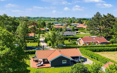 Ronna - 160M from the Sea