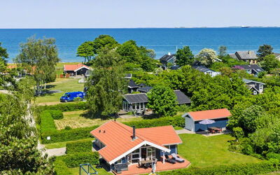 Ronna - 160M from the Sea