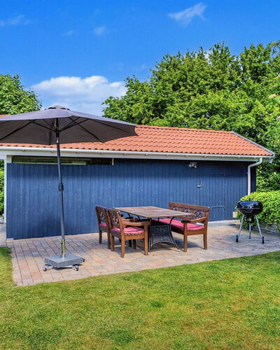 Ronna - 160M from the Sea