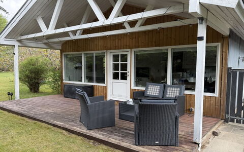 Arisa - from the Sea: Legna, Portico, Mobilia, Porta, Shade, Villetta, Tetto, Latifoglie, Casa, Deck