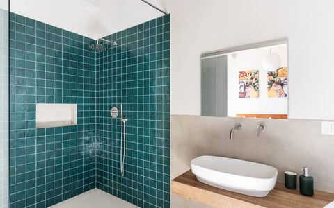 Villa Maddalena: Pavimentazione, Pavimento, Idraulico Fixture, Piastrella, Bagno, Idraulico, Ceramica, Rubinetto, Gabinetto