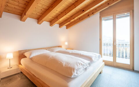 Darschalè 11: Legna, Camera Da Letto, Interior Design, Letto, Soffitto, Lenzuolo, Bedding, Telaio Del Letto, Camera, Latifoglie