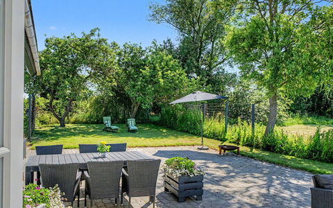 Aaro - 275M from the Sea: Albero, Arbusto, Giardino, Lotto, Shade, Groundcover, Prato, Primavera, Sedia