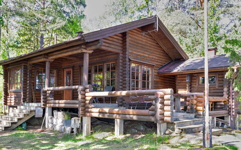 Kariniemi: Mobilia, Interior Design, Parete, Pavimentazione, Legna, Pavimento, Camera, Soffitto, Illuminazione, Casa