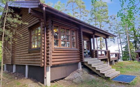 Kariniemi: Mobilia, Interior Design, Parete, Pavimentazione, Legna, Pavimento, Camera, Soffitto, Illuminazione, Casa