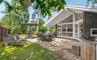 Sissa - 700M from the Sea