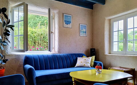 L'Ancienne Ferme: Mobilia, Interior Design, Parete, Divano, Pavimentazione, Pavimento, Illuminazione, Casa, Camera, Soggiorno