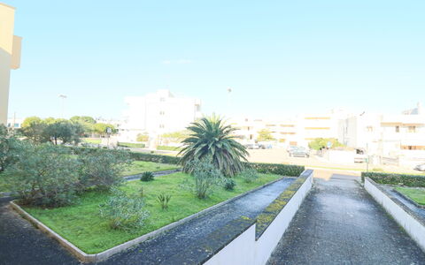 Casa Aurora a Otranto: Zona Residenziale, Appartamento, Condominio, Shade, Landscaping, Passerella, Driveway, Balcone