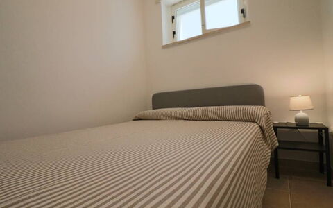 Nausica: Camera Da Letto, Letto, Interior Design, Pavimento, Lenzuolo, Mobilia, Bedding, Pavimentazione, Camera, Soffitto