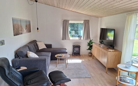 Arise - 1.5Km from the Sea: Mobilia, Interior Design, Pavimentazione, Divano, Legna, Pavimento, Soggiorno, Camera, Casa, Soffitto