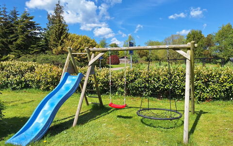 Arise - 1.5Km from the Sea: Campo Da Giuoco, Attrezzatura Giochi All'Aperto, Spazio Pubblico, Scivolo, Giardino, Terreno Di Gioco, Tempo Libero, Shade, Prato, Parco