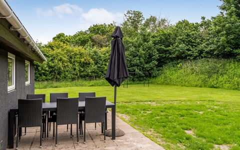 Sibyll - 1Km from the Sea: Lotto, Giardino, Prato, Shade, Mobili Da Esterno, Landscaping, Tavolo Esterno, Cortile, Backyard, Color Legno