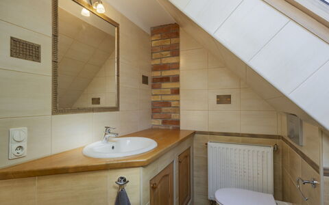 Villa Canela: Idraulico Fixture, Bagno, Pavimentazione, Lavello, Interior Design, Legna, Lavandino Del Bagno, Pavimento, Rubinetto, Idraulico
