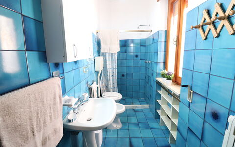 Margherita: Pavimentazione, Interior Design, Pavimento, Camera, Piastrella, Pianta Della Casa, Idraulico Fixture, Hotel