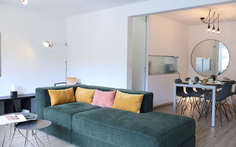 Saphir: Mobilia, Interior Design, Divano, Pavimentazione, Pavimento, Parete, Soggiorno, Camera, Legna, Appartamento