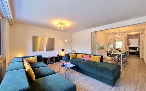Saphir: Interior Design, Mobilia, Pavimentazione, Divano, Pavimento, Soffitto, Soggiorno, Camera, Illuminazione, Pavimento In Legno