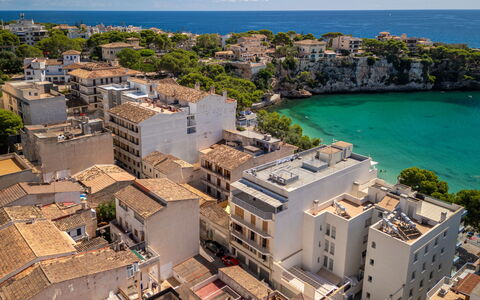 Near the Sea: Città, Zona Residenziale, Appartamento, Insediamento Umano, Mare, Costa, Balcone, Condominio, Estate, Resort Citta '
