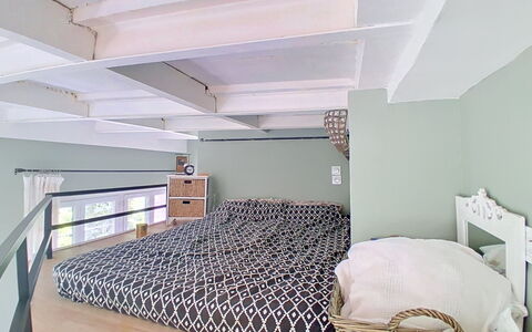 Le Moulin du Loup: Interior Design, Appartamento, Balcone, Latifoglie, Color Legno, Pavimento In Legno, Corrimano, Illuminazione Diurna, Hotel, Attico