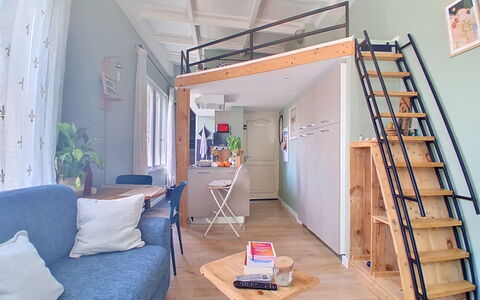 Le Moulin du Loup: Interior Design, Appartamento, Balcone, Latifoglie, Color Legno, Pavimento In Legno, Corrimano, Illuminazione Diurna, Hotel, Attico