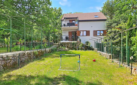 Orba: Interior Design, Appartamento, Balcone, Latifoglie, Color Legno, Pavimento In Legno, Corrimano, Illuminazione Diurna, Hotel, Attico