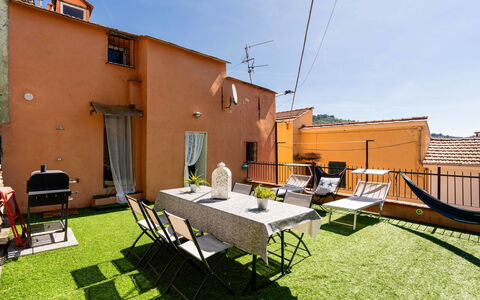 Paolina: Interior Design, Appartamento, Balcone, Latifoglie, Color Legno, Pavimento In Legno, Corrimano, Illuminazione Diurna, Hotel, Attico
