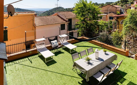 Paolina: Interior Design, Appartamento, Balcone, Latifoglie, Color Legno, Pavimento In Legno, Corrimano, Illuminazione Diurna, Hotel, Attico