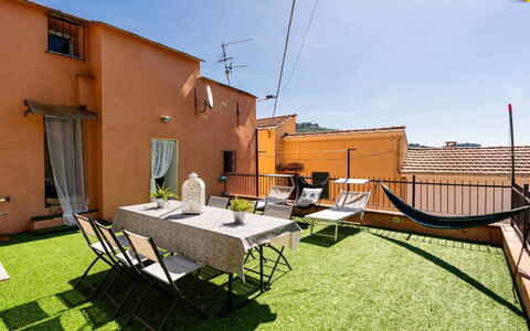 Paolina: Interior Design, Appartamento, Balcone, Latifoglie, Color Legno, Pavimento In Legno, Corrimano, Illuminazione Diurna, Hotel, Attico