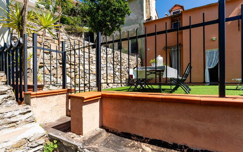 Paolina: Interior Design, Appartamento, Balcone, Latifoglie, Color Legno, Pavimento In Legno, Corrimano, Illuminazione Diurna, Hotel, Attico