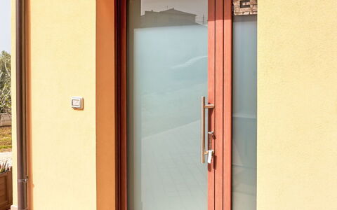 La Casa del Vino: Interior Design, Appartamento, Balcone, Latifoglie, Color Legno, Pavimento In Legno, Corrimano, Illuminazione Diurna, Hotel, Attico