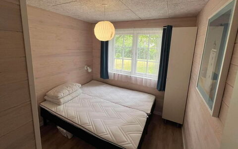 Fridel - 400M from the Sea: Legna, Pavimento, Camera Da Letto, Pavimentazione, Interior Design, Letto, Camera, Mobilia, Telaio Del Letto, Lenzuolo