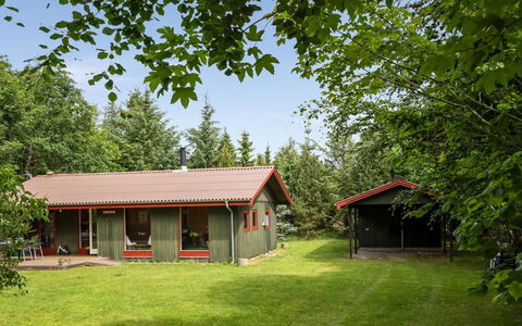 Ritte - from the Sea: Erba, Arbusto, Casa, Villetta, Tetto, Area Rurale, Casa, Lotto, Groundcover, Giardino